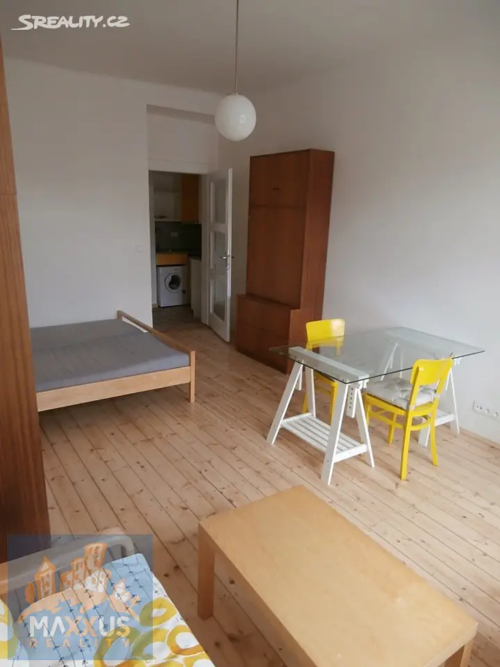 Pronájem bytu 1+kk 30 m², 5. května, Praha 4 - Nusle