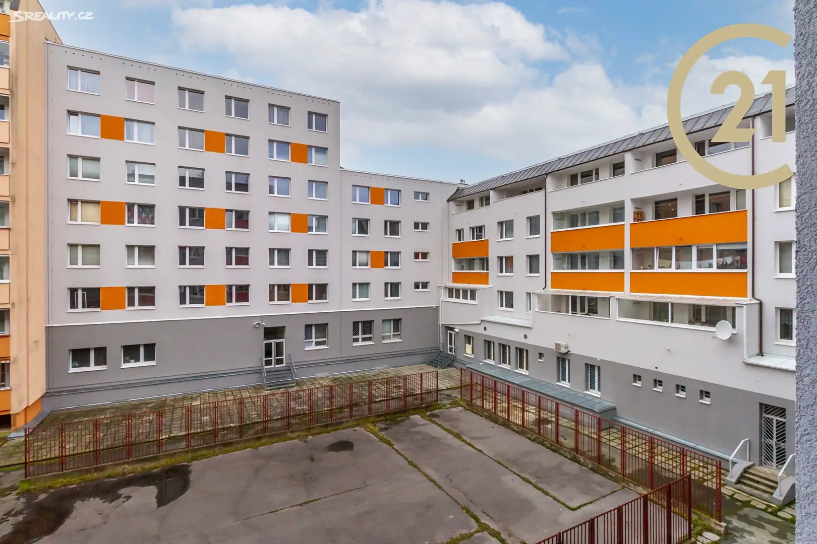 Pronájem bytu 2+kk 33 m², Poděbradova, Kladno