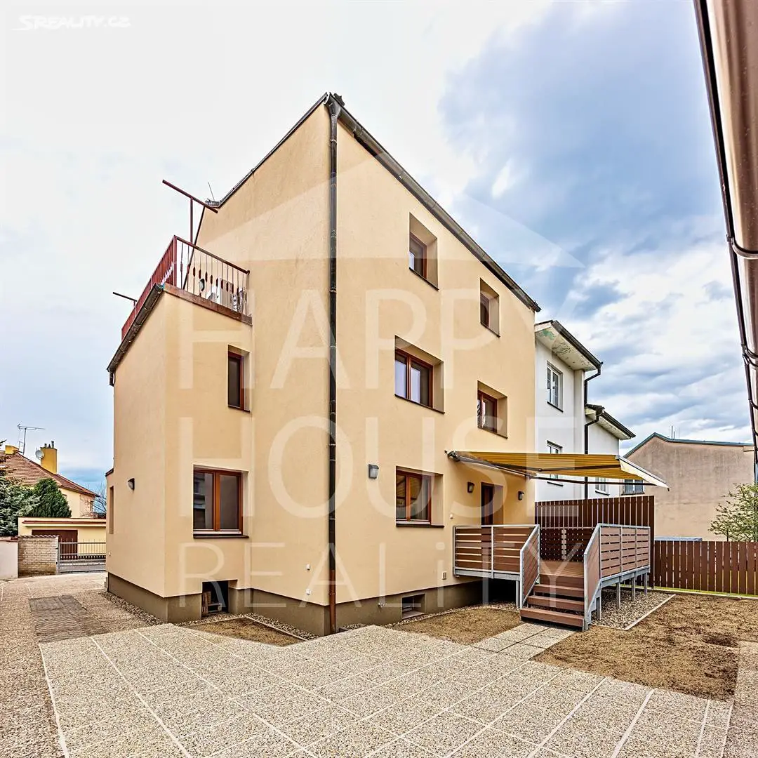 Pronájem  vícegeneračního domu 280 m², pozemek 400 m², Návazná, Praha 6 - Suchdol