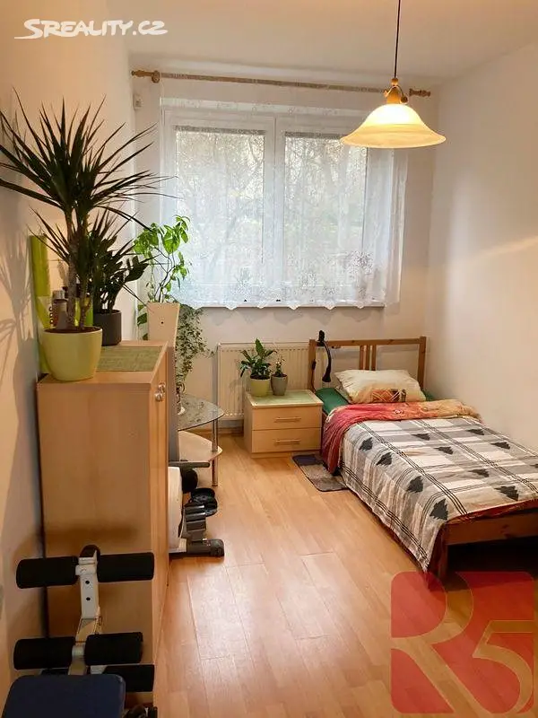 Prodej bytu 4+1 83 m², Choceradská, Praha 4 - Záběhlice