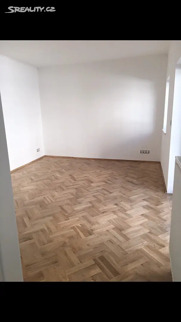 Pronájem bytu 1+1 35 m², Husitská, Praha 3 - Žižkov