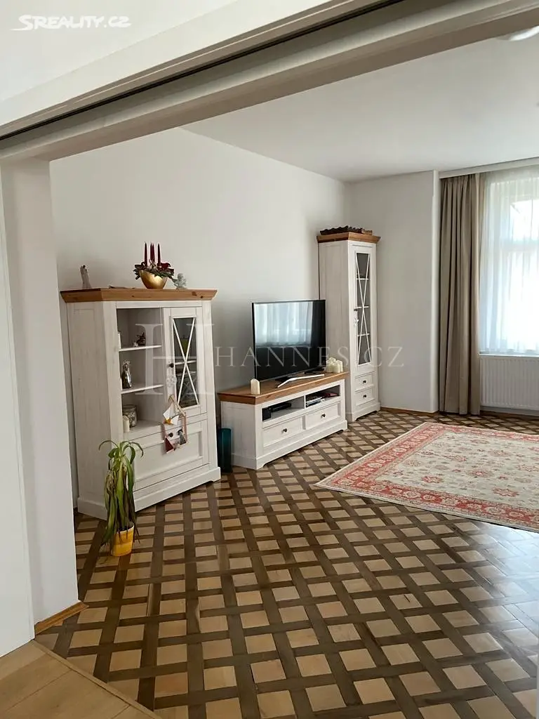 Pronájem bytu 3+1 108 m², Lomená, Praha 6 - Střešovice