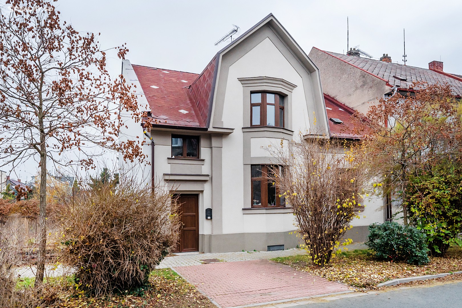 Pronájem  rodinného domu 280 m², pozemek 400 m², Jiřího Purkyně, Hradec Králové - Pražské Předměstí