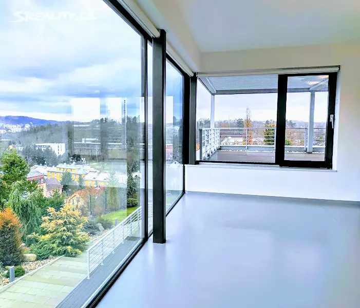Prodej  vily 680 m², pozemek 2 000 m², Dalovice, okres Karlovy Vary