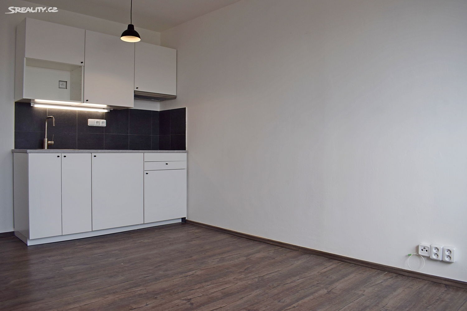 Pronájem bytu 1+kk 25 m², Kyselova, Praha 8 - Kobylisy