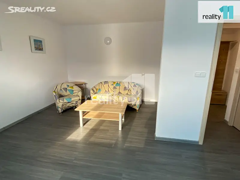 Pronájem bytu 2+1 67 m², U Cvičiště, Plzeň - Doubravka