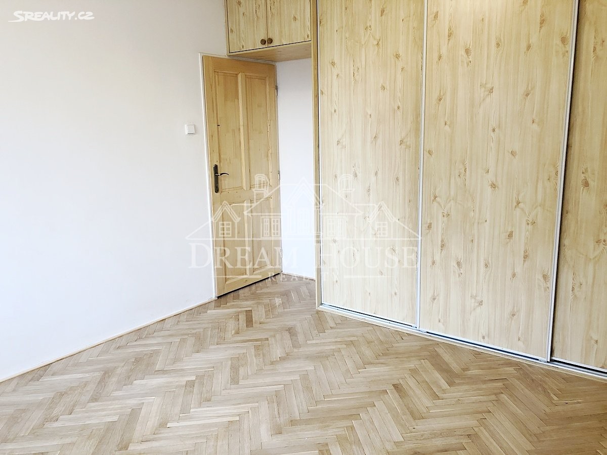 Pronájem bytu 2+1 55 m², Pod Rapidem, Praha 10 - Vinohrady