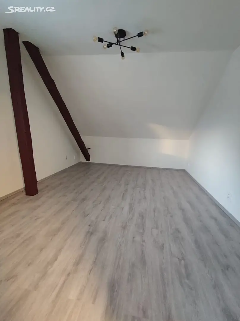 Pronájem bytu 4+kk 102 m² (Podkrovní), Slovákova, Slavkov u Brna