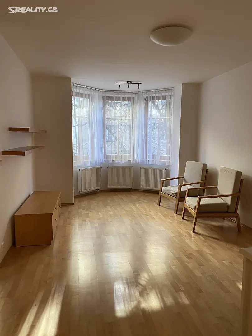 Pronájem bytu 1+1 52 m², Roháčova, Praha 3 - Žižkov