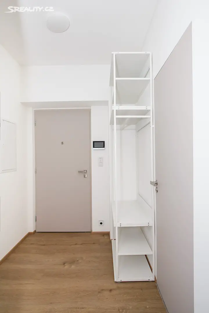 Pronájem bytu 2+kk 40 m², Nad spádem, Praha 4 - Podolí