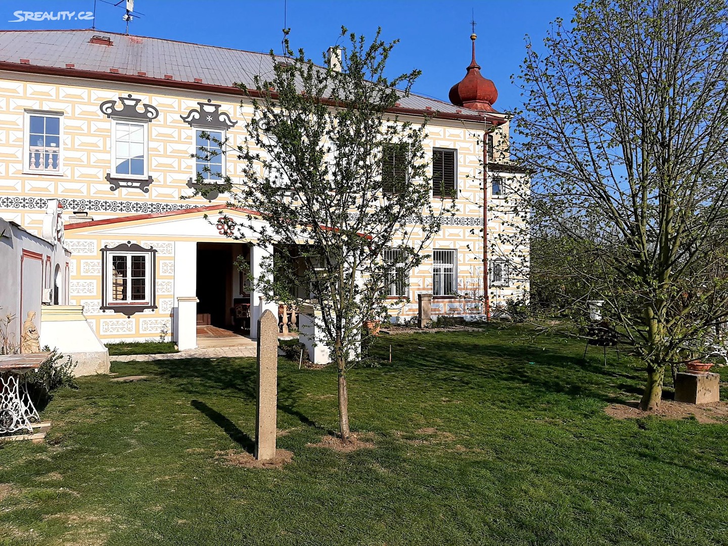 Prodej  rodinného domu 500 m², pozemek 1 555 m², Smilovice, okres Mladá Boleslav