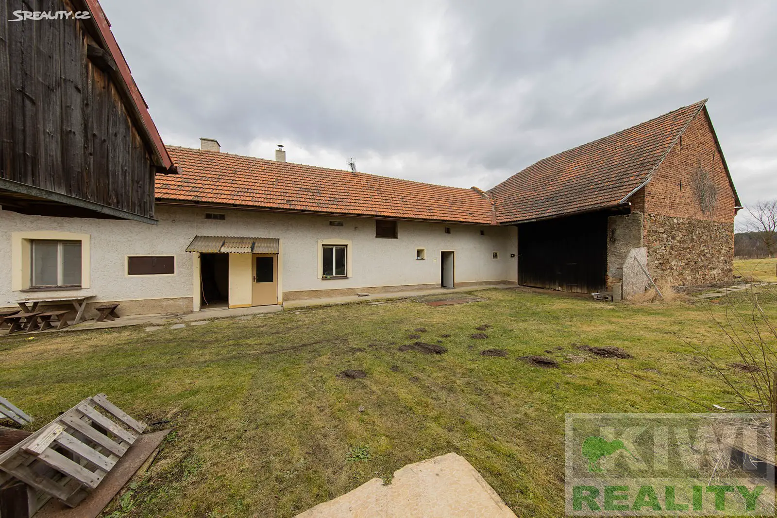 Prodej  rodinného domu 250 m², pozemek 1 928 m², Staňkovice - Smilovice, okres Kutná Hora