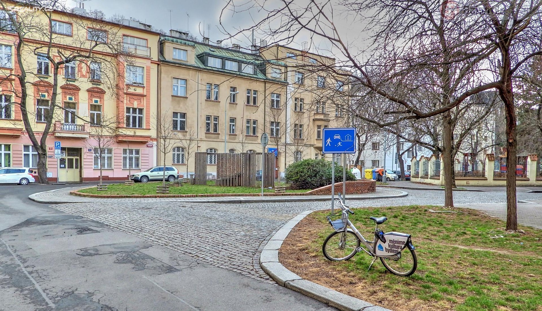 Pronájem bytu 1+1 39 m², Praha 8 - Karlín
