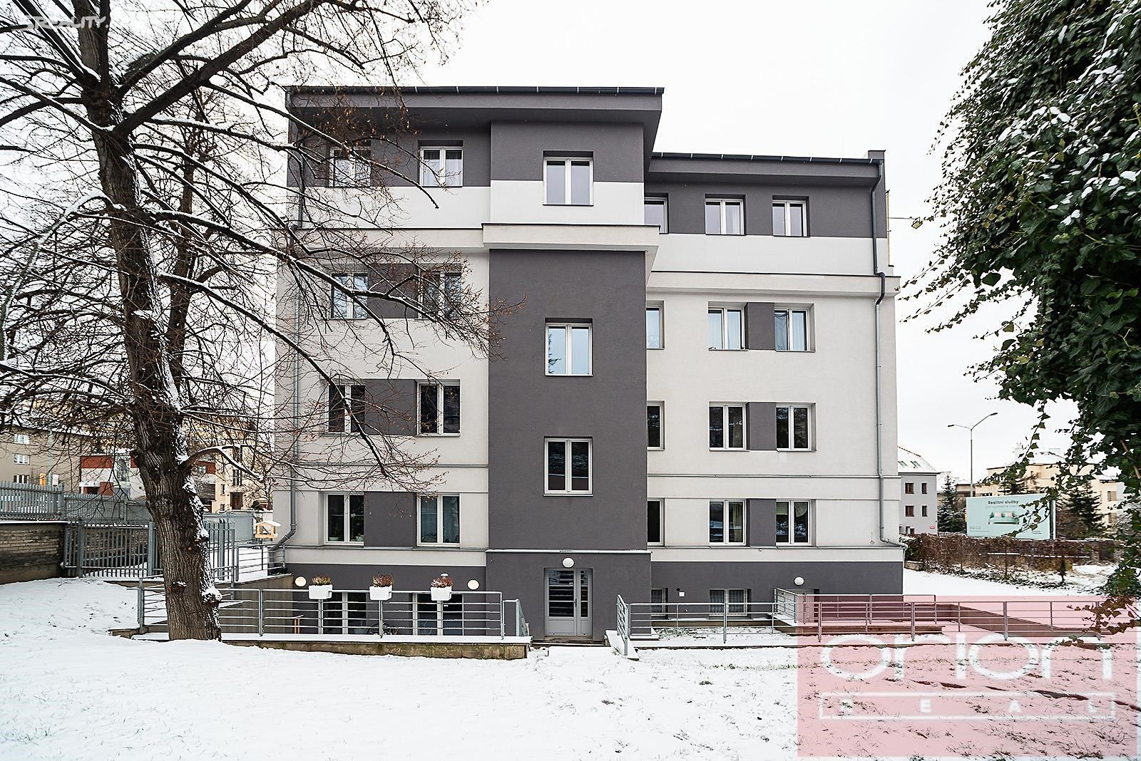 Pronájem bytu 1+kk 28 m², Na Úbočí, Praha 8 - Libeň