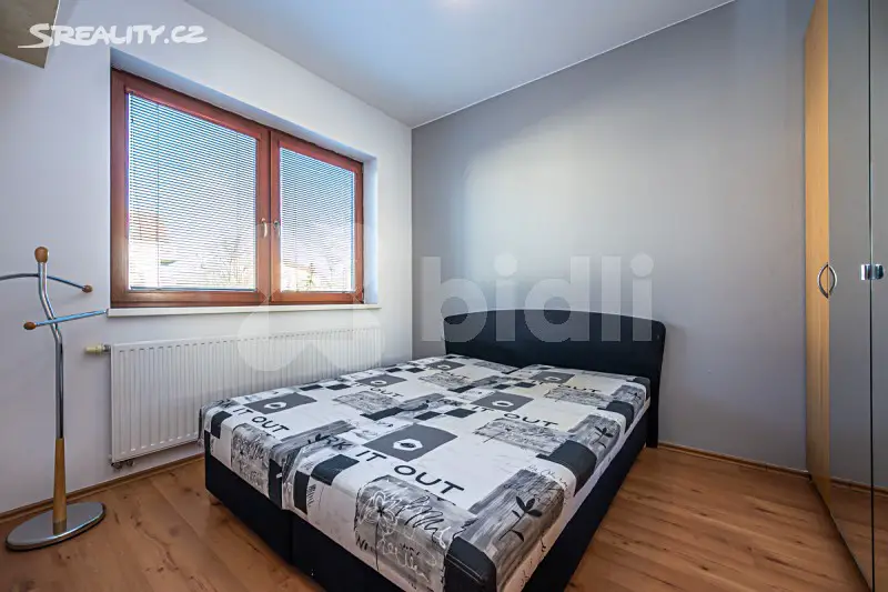 Pronájem bytu 2+kk 41 m², Ke Stírce, Praha 8 - Kobylisy