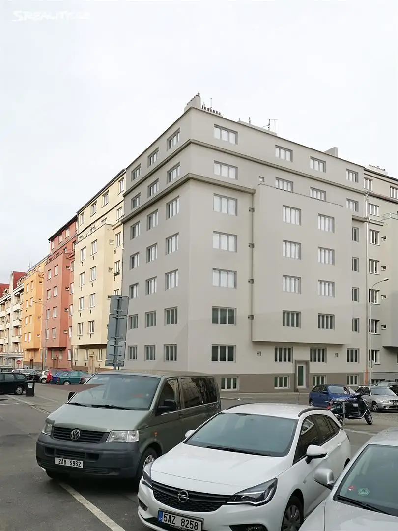 Prodej bytu 2+kk 43 m² (Podkrovní), Viklefova, Praha 3 - Žižkov