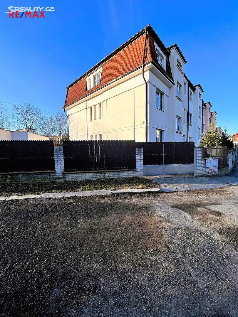 Pronájem bytu 1+1 32 m², Huťská, Praha 4 - Záběhlice