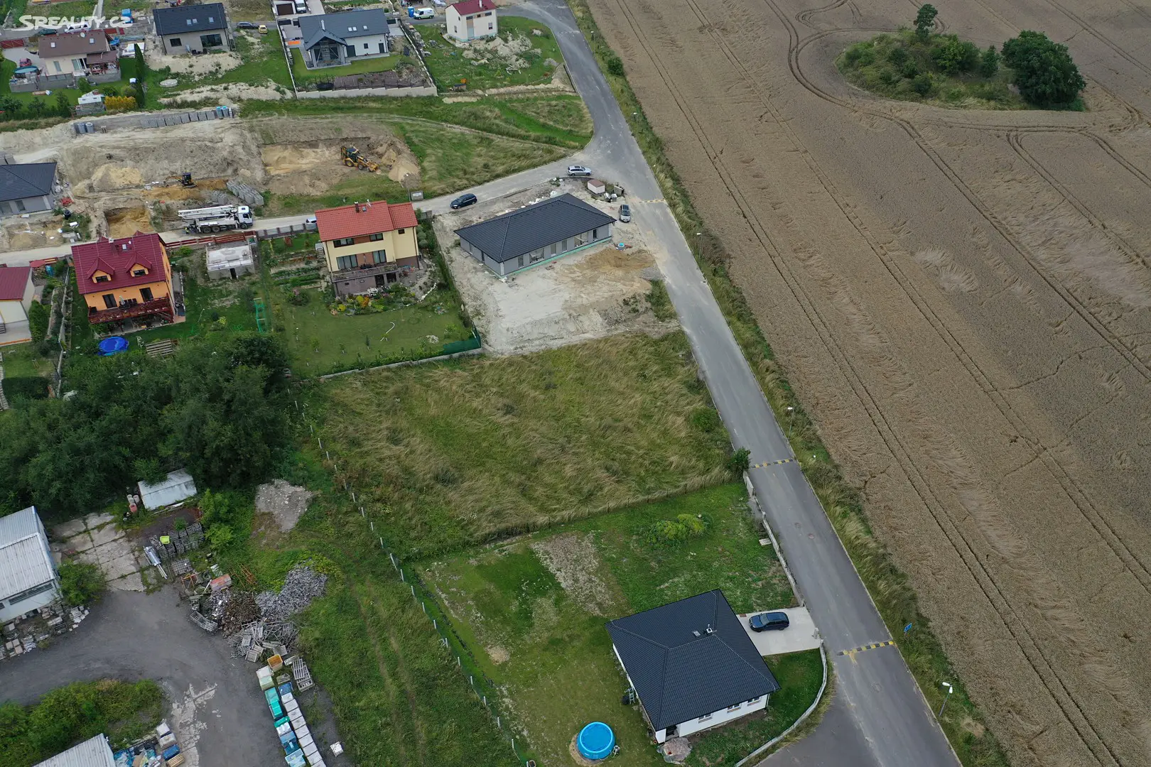 Prodej  stavebního pozemku 800 m², Slaný - Netovice, okres Kladno
