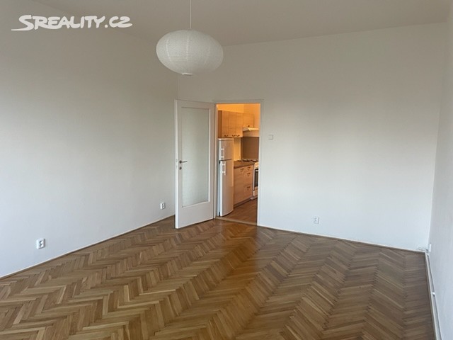 Pronájem bytu 1+kk 34 m², Boleslavova, Praha 4 - Nusle
