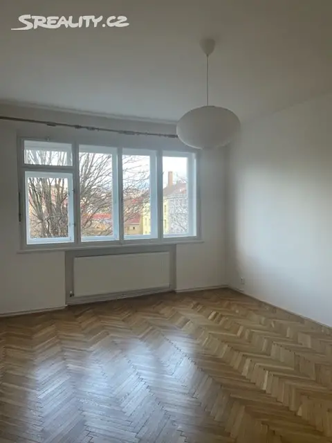 Pronájem bytu 1+kk 34 m², Boleslavova, Praha 4 - Nusle