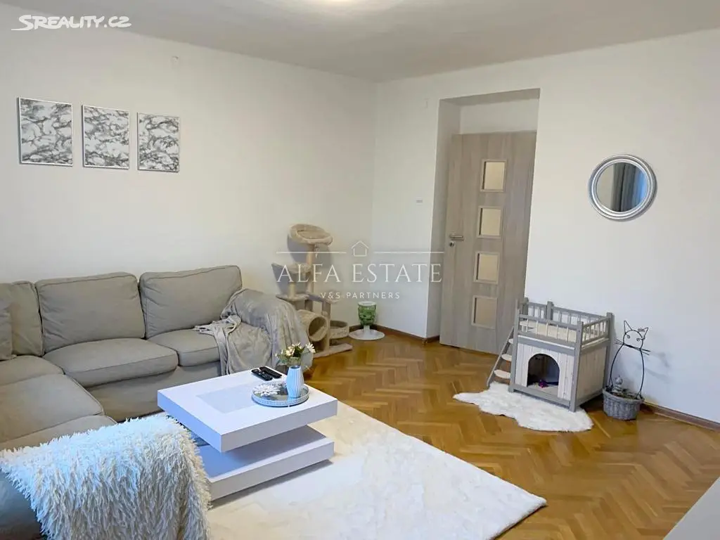 Pronájem bytu 2+1 58 m², Závodu míru, Karlovy Vary - Stará Role