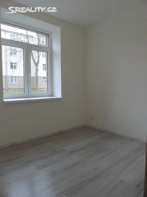 Pronájem bytu 3+kk 40 m², Slepá, Milovice - Mladá