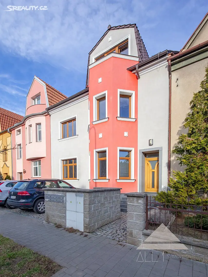 Prodej bytu 2+kk 87 m² (Podkrovní), Veleckého, Brno - Židenice