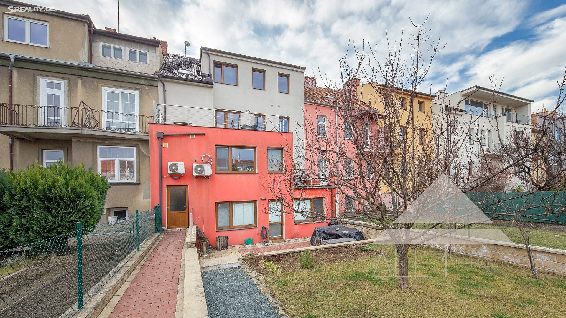 Prodej bytu 2+kk 87 m² (Podkrovní), Veleckého, Brno - Židenice