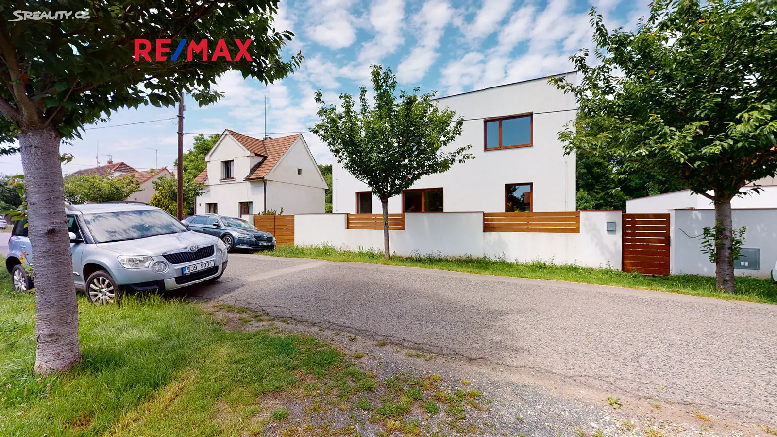 Prodej  rodinného domu 368 m², pozemek 2 028 m², Měšice, okres Praha-východ