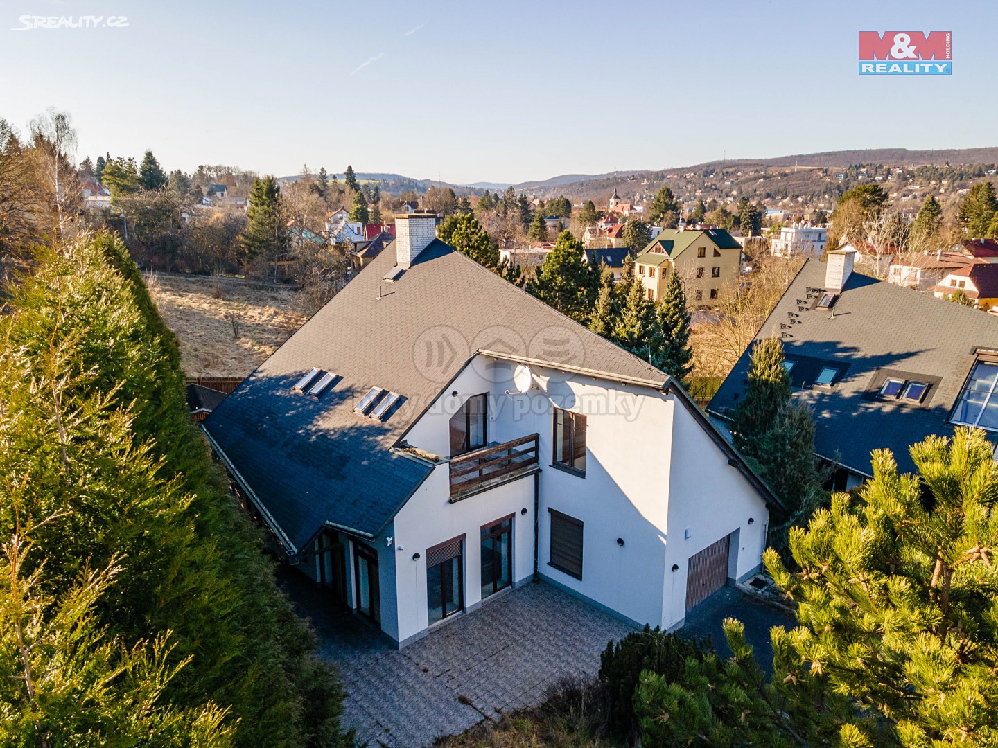Prodej  rodinného domu 450 m², pozemek 685 m², Broncova, Řevnice