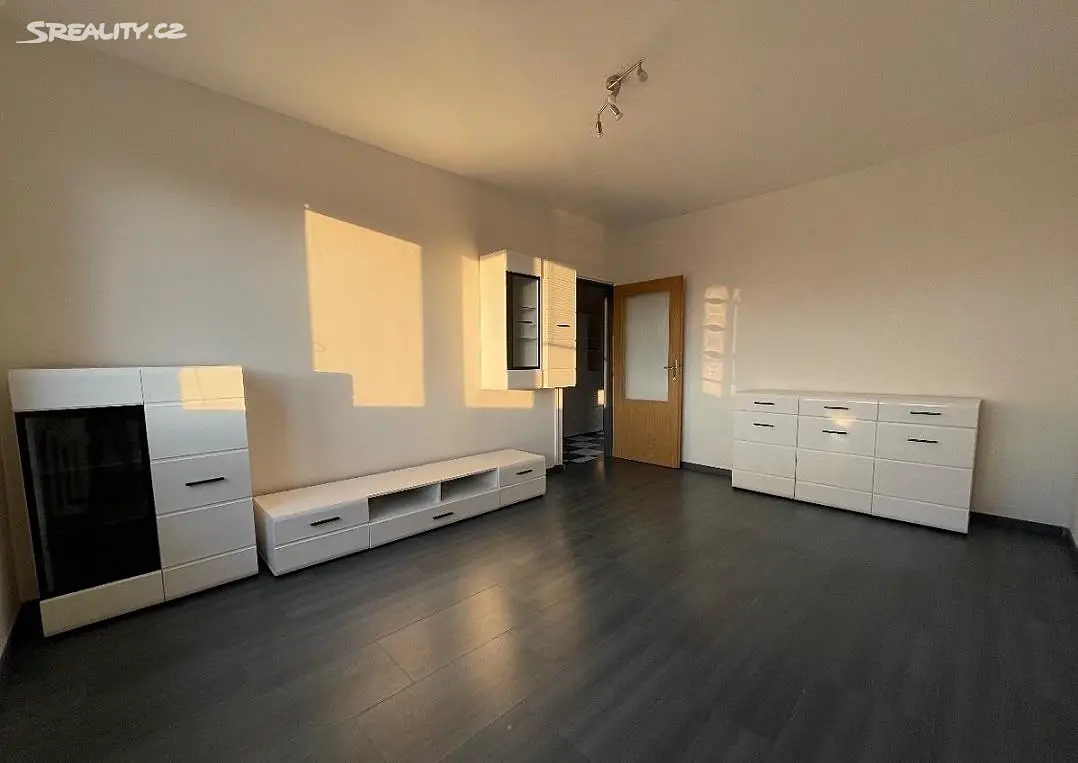 Pronájem bytu 2+1 51 m², Nádražní, České Budějovice - České Budějovice 3