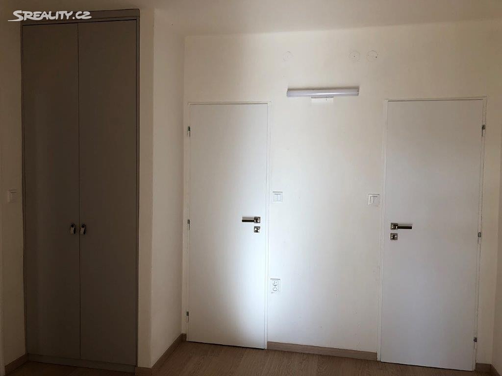 Pronájem bytu 3+kk 64 m², U Ovčína, Dobříš