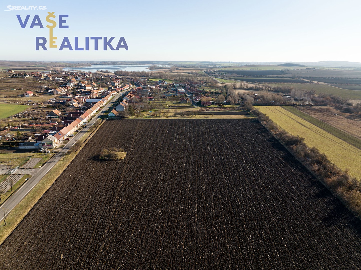 Prodej  komerčního pozemku 4 429 m², Sedlec, okres Břeclav