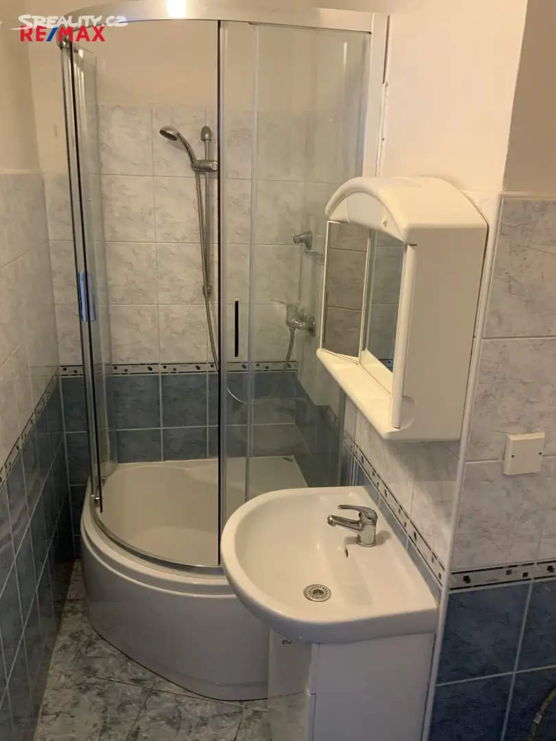 Pronájem bytu 1+kk 24 m², Kundratická, Chomutov