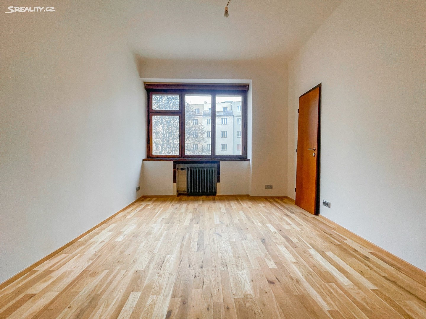 Pronájem bytu 1+kk 28 m², Chorvatská, Praha 10 - Vinohrady