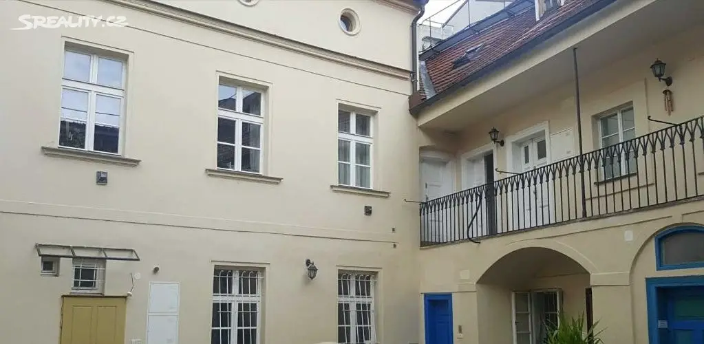 Pronájem bytu 2+kk 34 m², V Jirchářích, Praha 1 - Nové Město