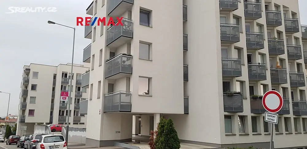 Pronájem bytu 1+kk 22 m², Hornoměcholupská, Praha 10 - Hostivař