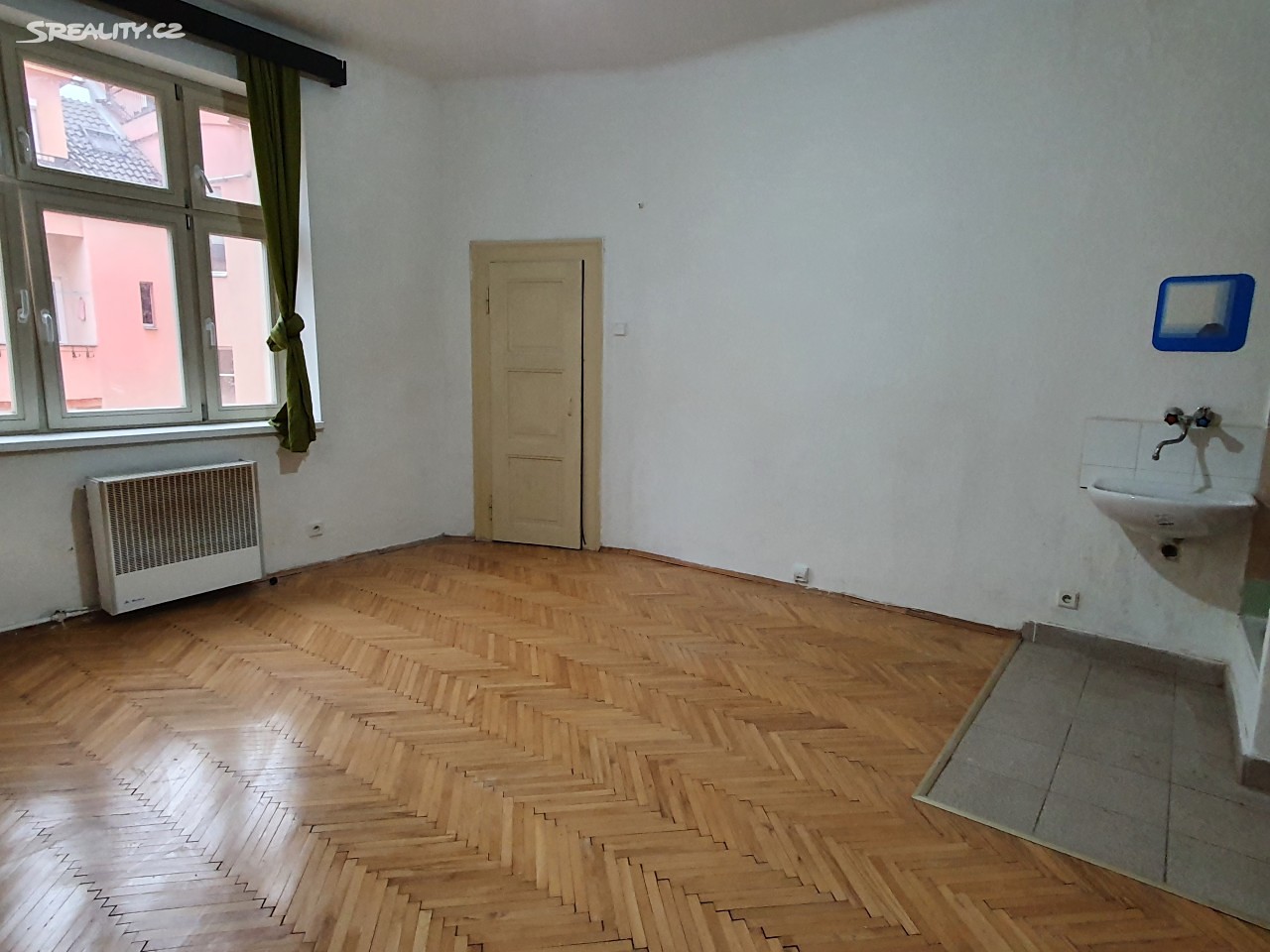 Pronájem bytu 1+kk 25 m², Koněvova, Praha 3 - Žižkov
