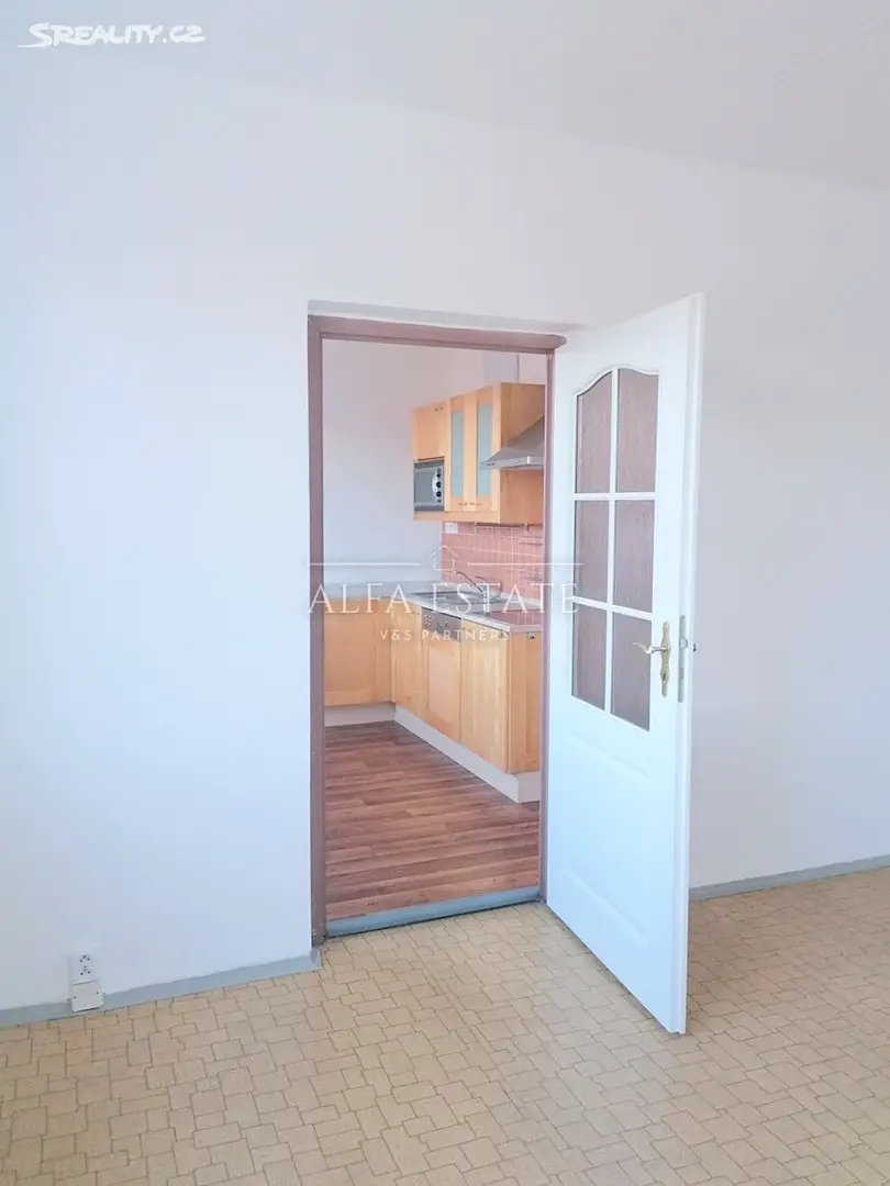 Pronájem bytu 3+1 74 m², Úvalská, Karlovy Vary - Drahovice