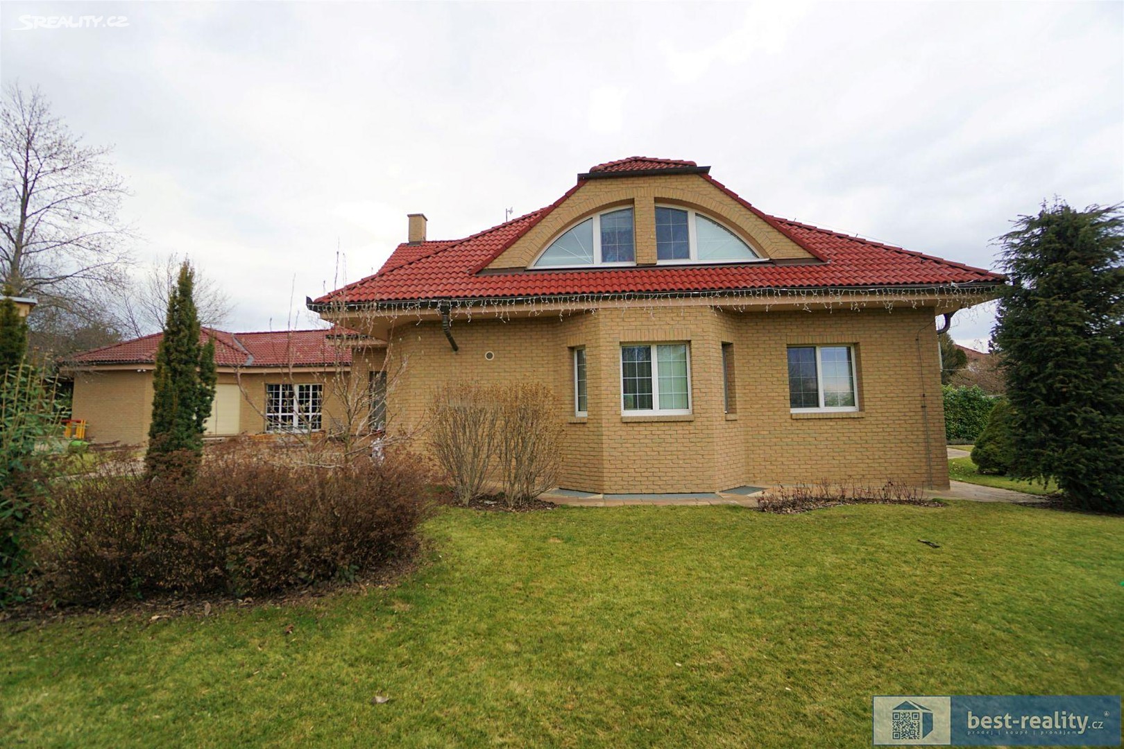Prodej  rodinného domu 676 m², pozemek 2 737 m², Praha 8 - Březiněves
