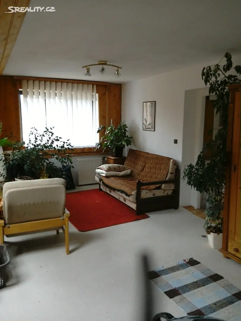 Prodej  rodinného domu 290 m², pozemek 805 m², V Záhorském, Praha - Dolní Počernice
