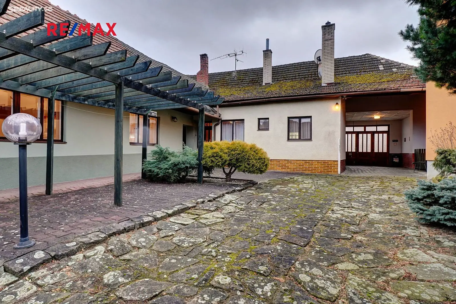 Prodej  rodinného domu 185 m², pozemek 1 246 m², Prakšice, okres Uherské Hradiště