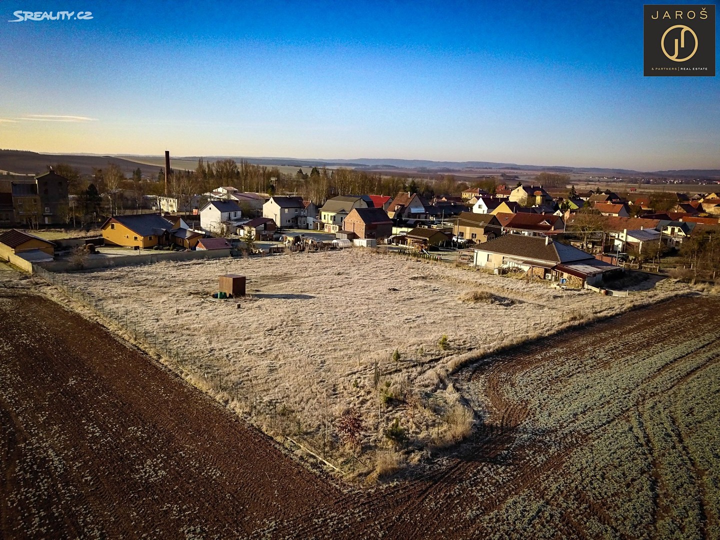 Prodej  stavebního pozemku 1 326 m², Kněževes, okres Rakovník