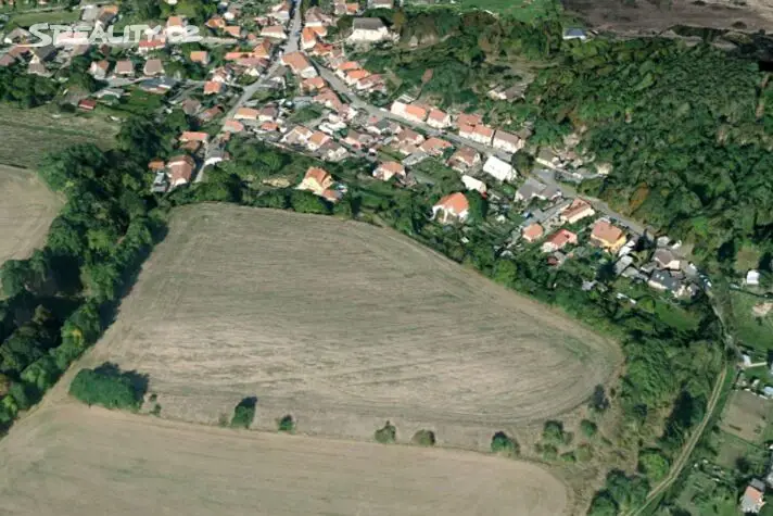 Prodej  pozemku 17 973 m², Kralupy nad Vltavou - Zeměchy, okres Mělník