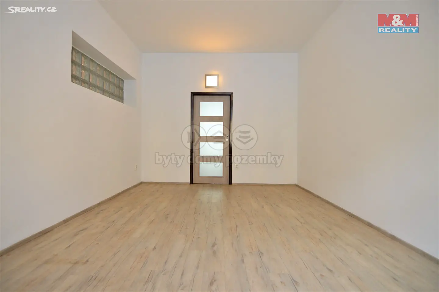 Pronájem bytu 1+1 58 m², Komenského, Hradec Králové