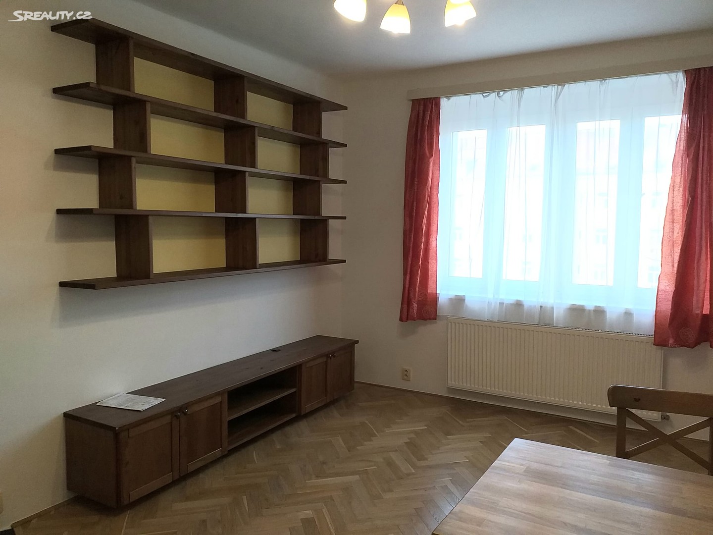 Pronájem bytu 1+1 40 m², Biskupcova, Praha - Žižkov