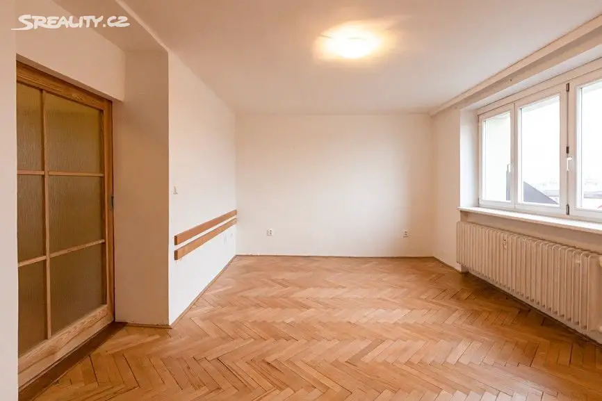 Pronájem bytu 1+1 34 m², Jeseniova, Praha 3 - Žižkov