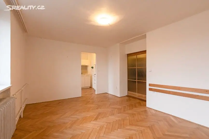 Pronájem bytu 1+1 34 m², Jeseniova, Praha 3 - Žižkov