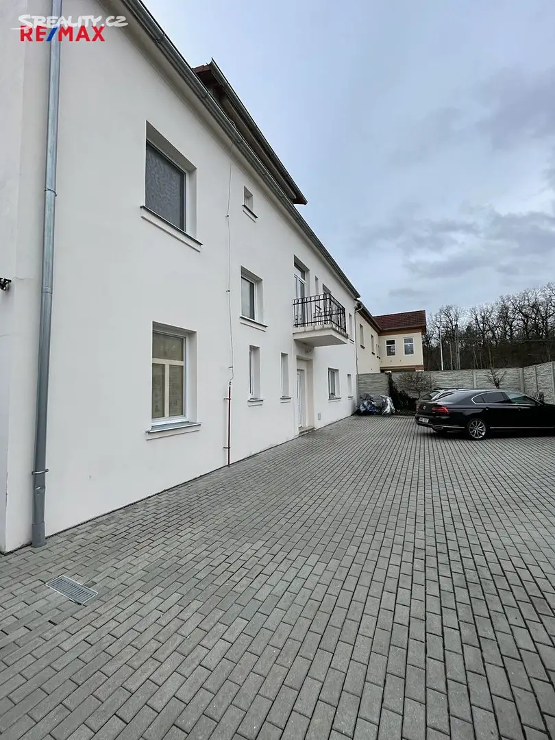 Pronájem bytu 1+kk 31 m², U Sudárny, Hluboká nad Vltavou
