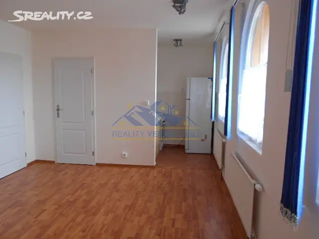 Pronájem bytu 1+kk 35 m², Slavíkova, Hořovice